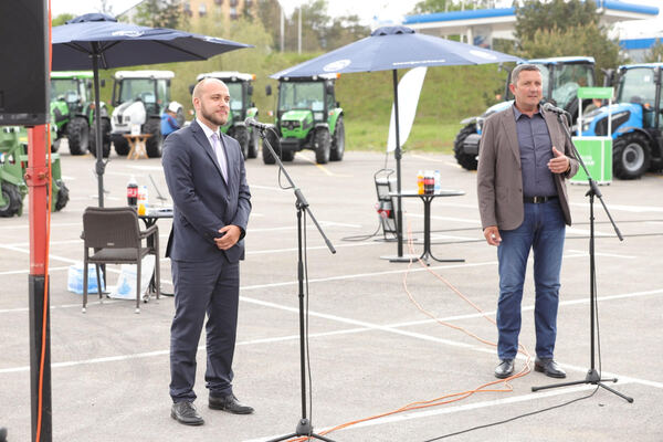 Izlozba poljo masina Sajam poljoprivrede Zlatibor Izlozba poljo masina Sajam poljoprivrede Zlatibor