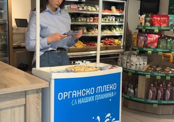 zlatibor mleko mlecni proizvodi sir mleko kajmak